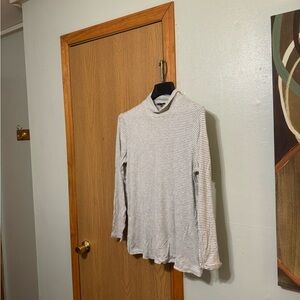 Jones New York XL Gray & White w/Stripes Long Sleeve Mockneck Knit Top - EUC